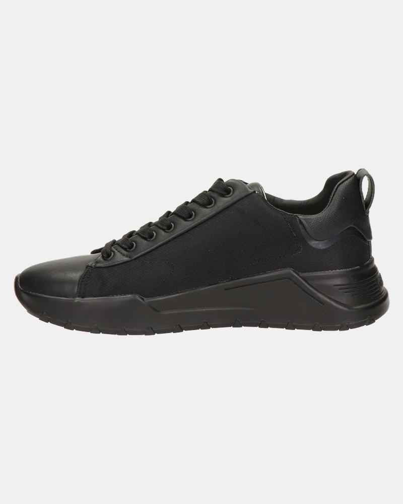 Guess Lucca - Lage sneakers - Zwart