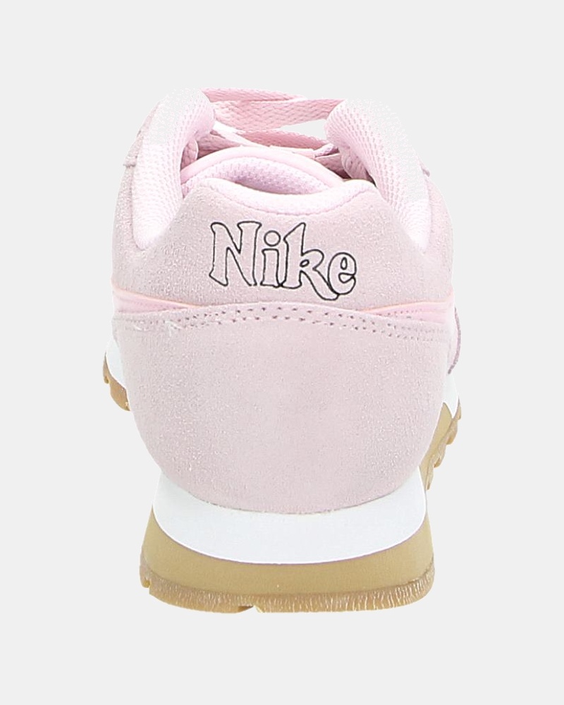 Nike MD Runner - Lage sneakers - Roze
