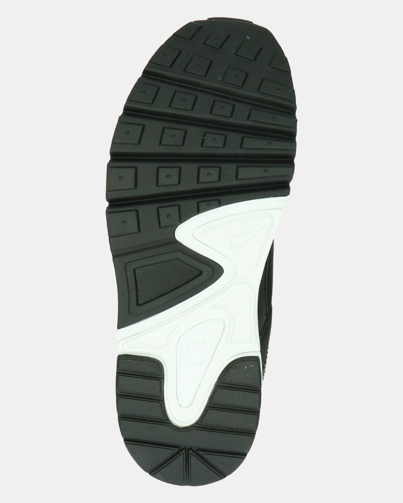 Nike Atsuma - Lage sneakers - Zwart