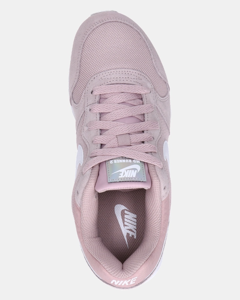 Nike MD runner seasonal - Lage sneakers - Roze