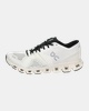 On Running Cloud X - Lage sneakers - Wit