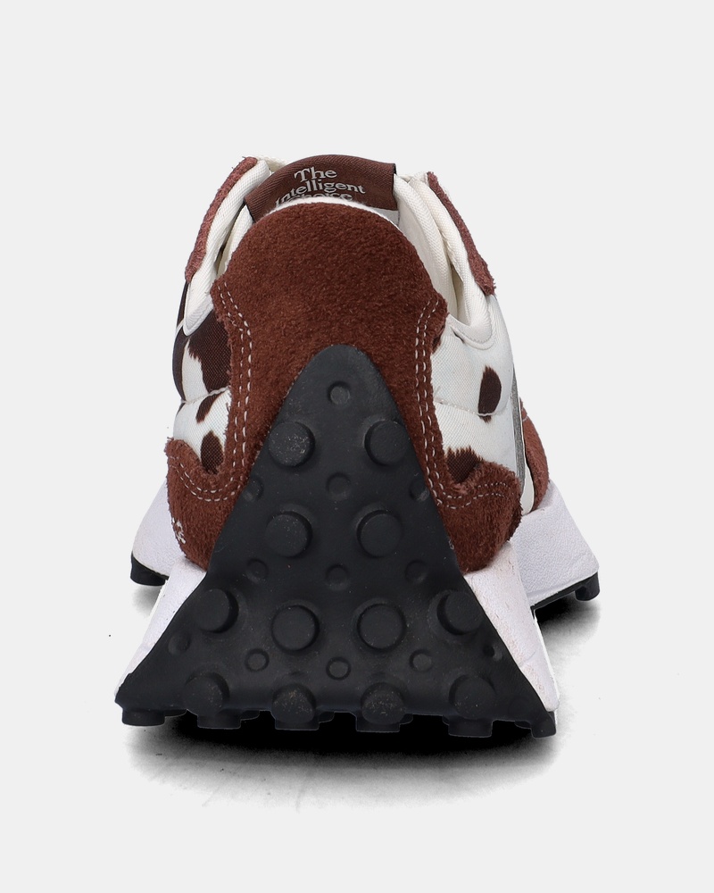 New Balance 327 Cow - Lage sneakers - Bruin